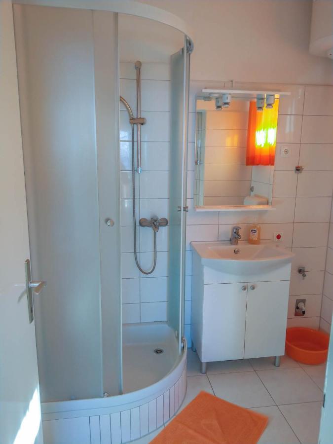 Apartman Riva K Podgora Buitenkant foto