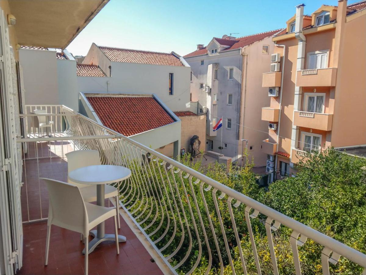 Apartman Riva K Podgora Buitenkant foto